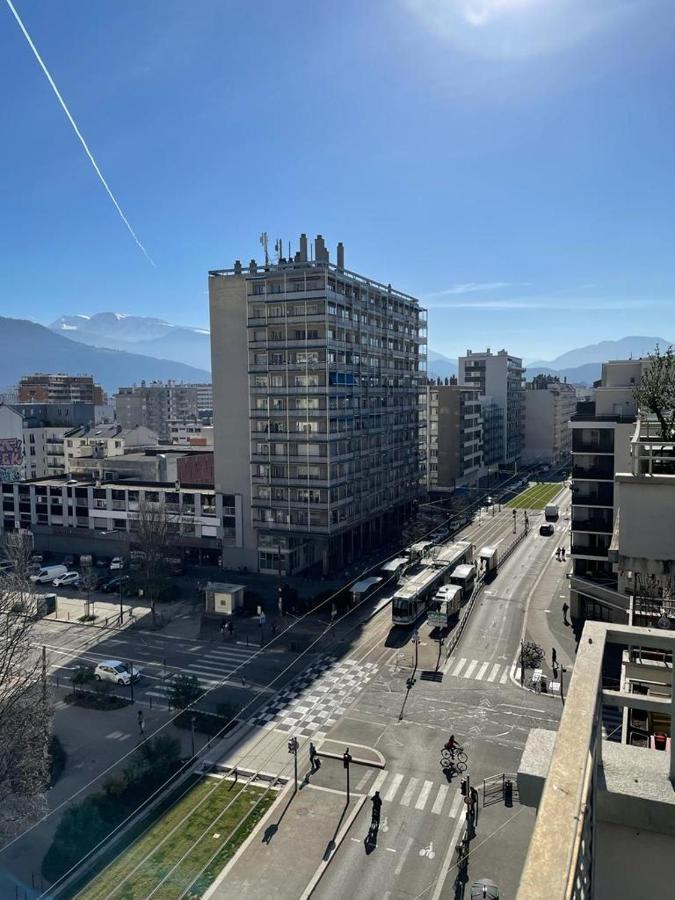 Champon - Lumineux 2 Chambres Avec Garage Prive - Tram A 1 Min غرونوبل المظهر الخارجي الصورة